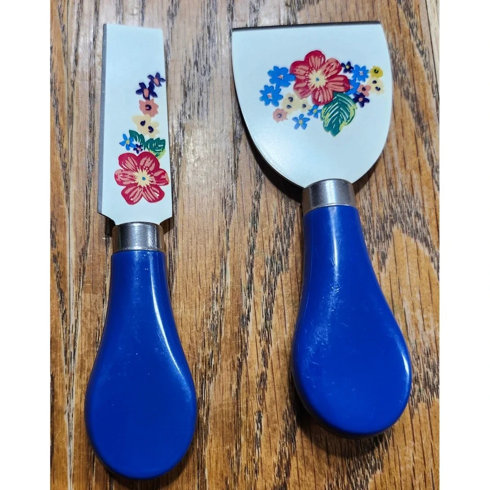The Pioneer Woman Floral 2 Piece Cheese Knife and Spreader Set Blue Handles